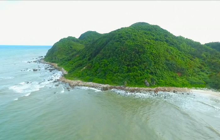 Một góc đảo Quan Lạn từ Camera bay (Ảnh: Lâm Phan/Vietnam+)